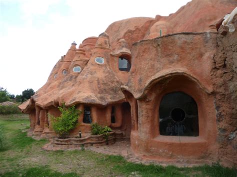 La maison de terre cuite | gilanik
