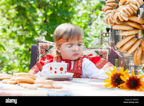 Russian girl traditional dress hi-res stock photography and images - Alamy