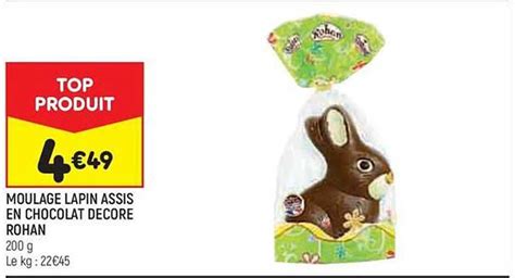 Promo Moulage Lapin Assis En Chocolat Décore Rohan chez Leader Price