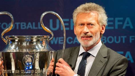 FC Bayern München Paul Breitner spricht im Interview über Entwicklung