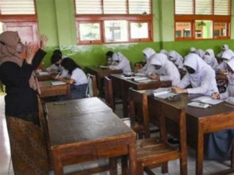 Pemaksaan Penggunaan Jilbab Di Sekolah KPAI Biasanya Berdasar Perda