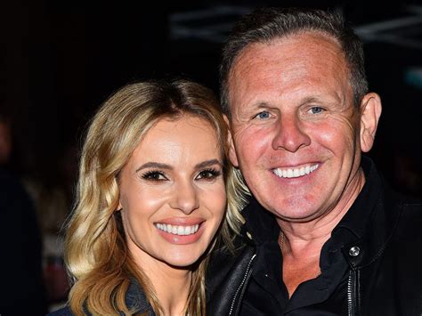 Izabela Janachowska pozuje na luksusowym jachcie z synem. Fani pewni ... 