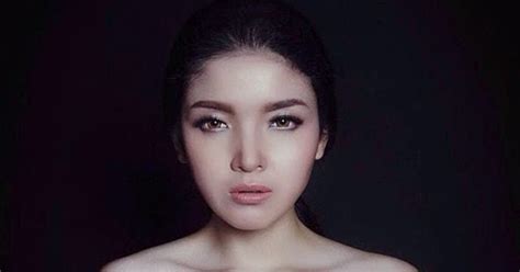 Hot Atria Loni Toket Putih Mulus