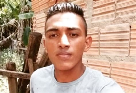 Jovem De 24 Anos Morre Após Mal Súbito Durante Partida De Futebol Em