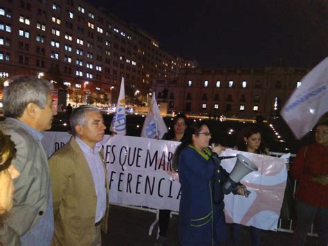 EDUCADORES DIFERENCIALES MARCHAN PARA EXIGIR A MINEDUC PAGO DE LA