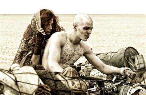 Foto De Riley Keough Mad Max Estrada Da F Ria Fotos Nicholas Hoult