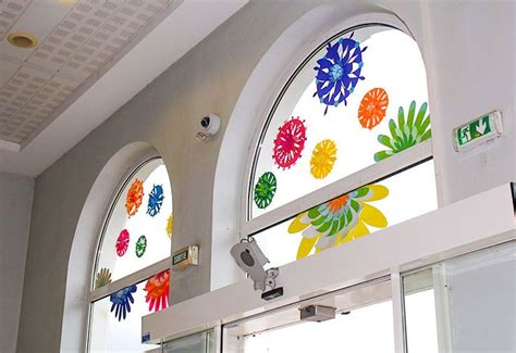 Des fleurs en papier pour la gare SNCF de Sélestat en partenariat avec