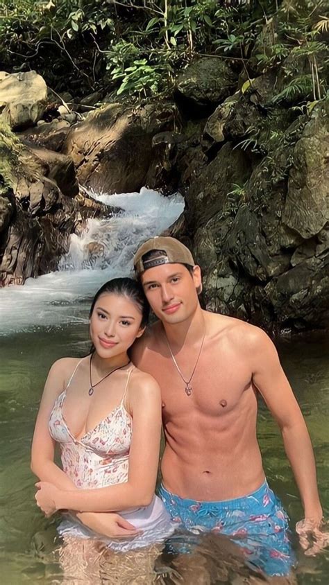 Hot Sexy Lauren Loebrick Bikini Pics