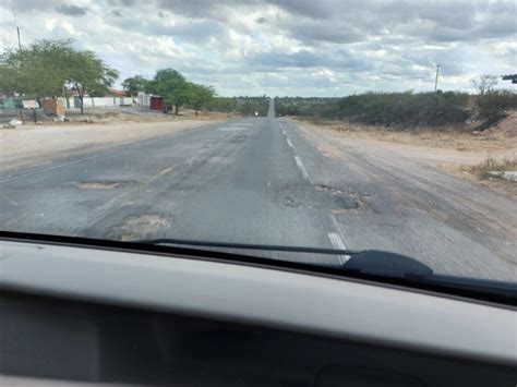 Motoristas reclamam das condições de trecho da BR 116 entre Araci e