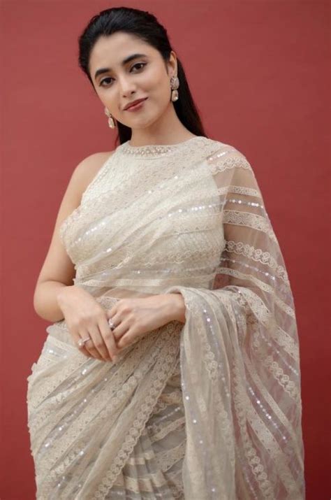 Priyanka Mohan Hot Photos Pics New Images Wallpapers