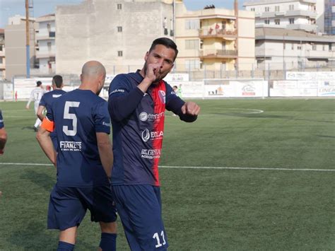 Calcio Eccellenza Un Gol Per Tempo Il Modica Batte Leonzio Radio