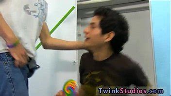 Film D Une Jeune Sud Africaine Nue Faisant Le Sexe Gay Dans Son