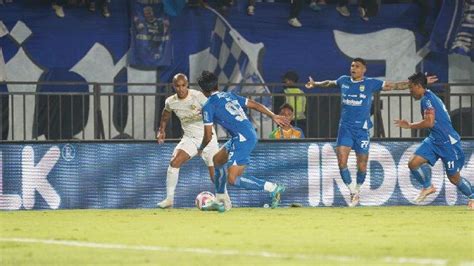 Hasil Persib Vs Arema Fc Diwarnai Hujan Kartu Dalberto Cetak Gol