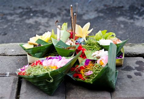 The Bali Bible | Canang Sari Charming Tradition