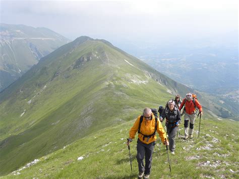 Escursioni Guidate In Montagna Corsi Di Escursionismo Monti Sibillini