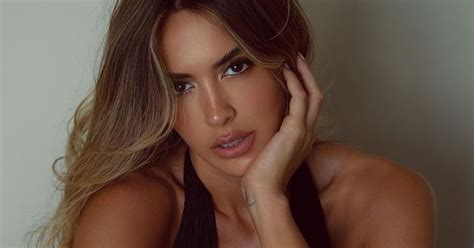 Shannon de Lima posó con un look transparente y dejó a la vista su bikini en Miami