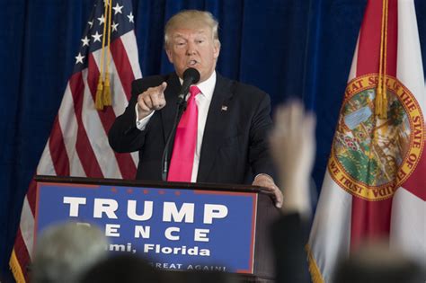 Donald Trump Says Russia Should Find Hillary Clintons Missing Emails