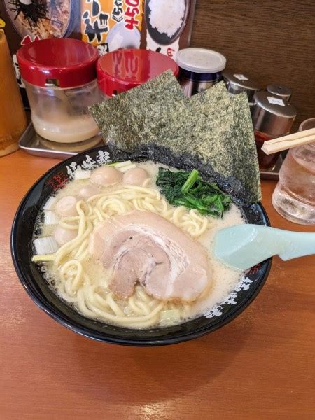 『塩豚骨ラーメン』横浜家系ラーメン 極味家のレビュー ラーメンデータベース