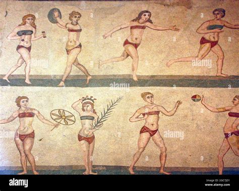 Mosaicos De Bikini Romano En La Villa Romana Del Casale Sicilia