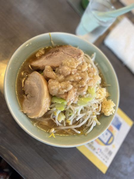 『ラーメン小豚2枚麺少な目ニンニク少しアブラ増し750円』かじろうramen7のレビュー ラーメンデータベース