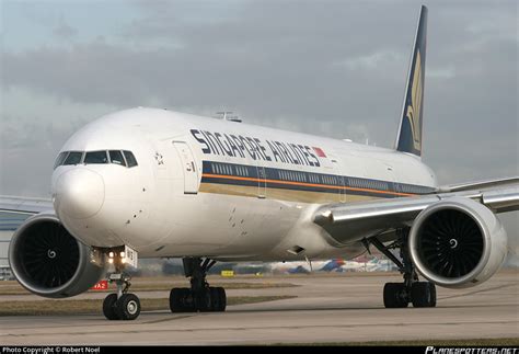 V Sws Singapore Airlines Boeing Er Photo By Robert Noel Id