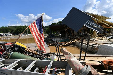 In Photos More Than 20 Dead After Flash Floods In Tennessee Daily Sabah