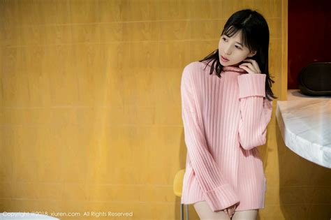 XiuRen秀人网 No 嫩模艾栗栗性感护士装 粉红毛衣秀完美身材甜美写真 P ia Porn Pic