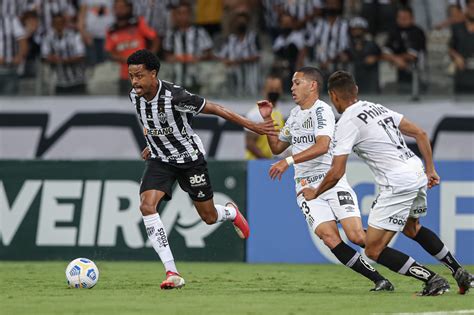 Atlético Mg Vira Em Cima Do Santos E Mantém Vantagem Na Liderança Do