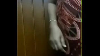 Tía cachonda india tetas grandes presionadas y expuestas XVIDEOS