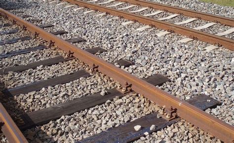 Cfr Cumpara Traverse De Lemn Llicitatie Deschisa De 13 Milioane Lei