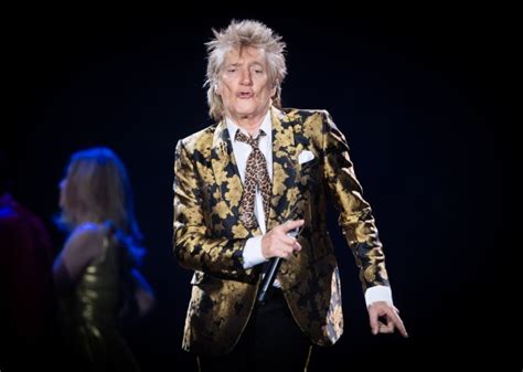 Rod Stewart Takes Up Boxing And Ditches Booze As He Reveals New Healthy Lifestyle After Knee And