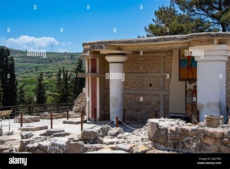 Reconstructed buildings in the palace of Knossos Stock Photo - Alamy