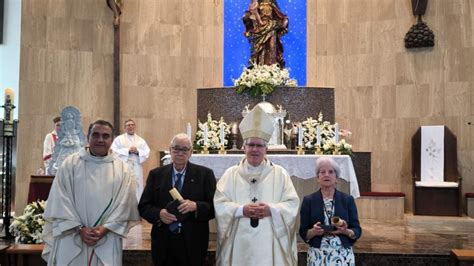 Medallas Pro Ecclesia Hispalense A Dos Feligreses De La Parroquia