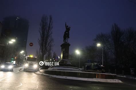 Monument To Shchors Dismantling Of The Monument Has Begun In Kyiv