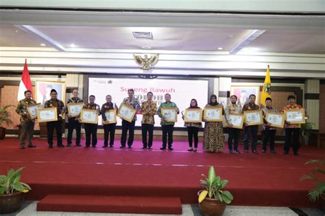 Hadiri Penghargaan Tokoh Inspirasi Jateng 2022 Taj Yasin Minta Para