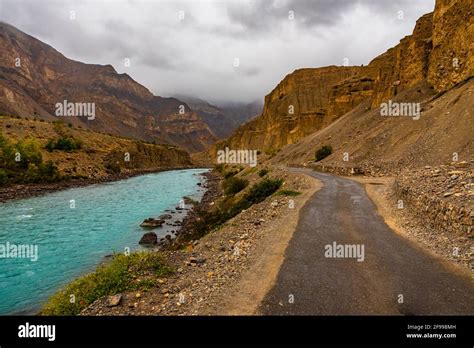 Hindustan Tibet Highway Hi Res Stock Photography And Images Alamy
