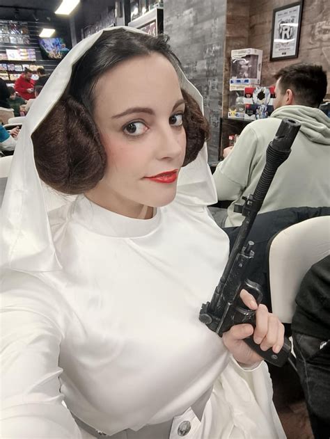 Leia Organa Cosplay : r/StarWars