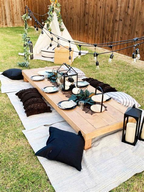 Diy Boho Pallet Picnic Table Brokeasshome