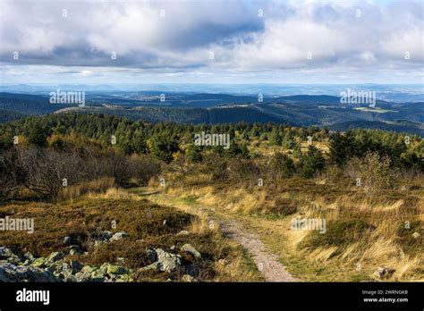 Panorama En Automne Sur Le Parc Naturel R Gional Du Pilat Depuis La