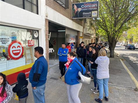 Furor Por Las Figuritas Del Mundial En Rosario Largas Colas Para Poder