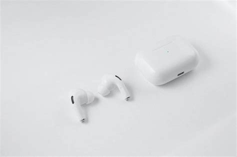 Airpod Fell In Water Troubleshooting Guide And Tips Devicemag