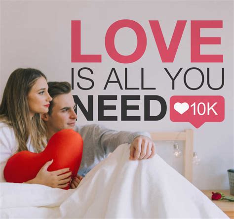 Autocollant Love Is All You Need TenStickers