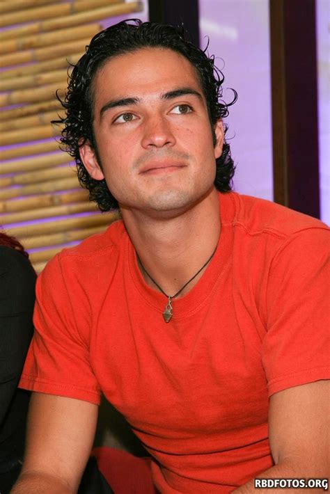 Pin de Vitória Haag em RBD FOREVER Alfonso herrera Cantores Poncho