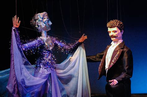 Der Donauwalzer Von Johann Strauss Marionettentheater Im Schloss