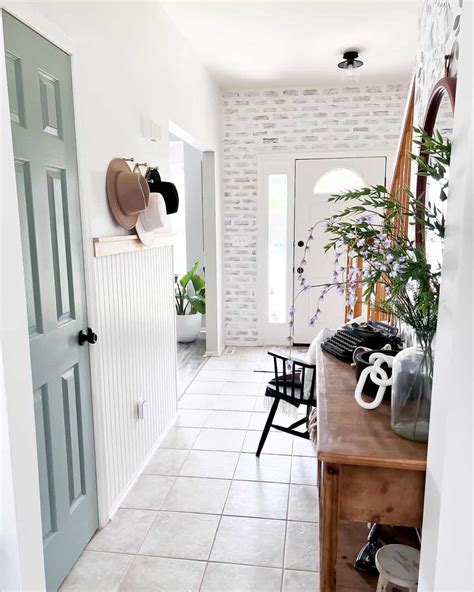 Entryway Wall Ideas For A Great First Impression