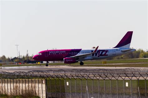 Wizzair Og Osi Nowe Trasy Lotnicze Z Warszawy I Poznania