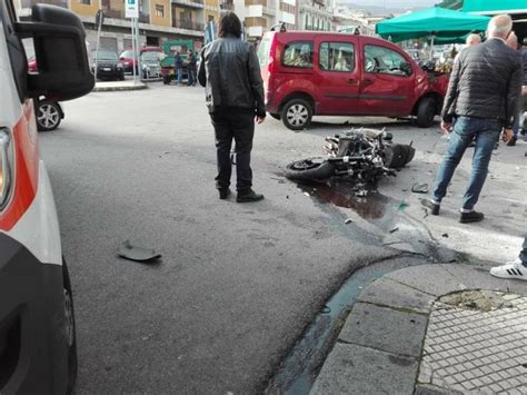 Incidente In Viale Europa Motociclista In Prognosi Riservata