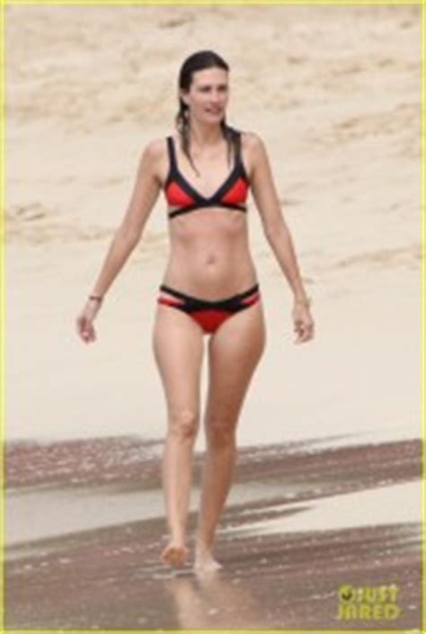 Rhea Durham Wearing A Bikini In Barbados With Marky Mark Wahlberg S Butt Crack MQ