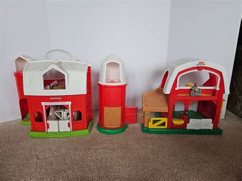 Lot #10 - Fisher Price Little People Barn & Silo Playset, Farm Animal Sounds, Fisher Price ...