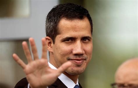 Guaidó dice en Ecuador que no solo busca ayuda sino democracia y